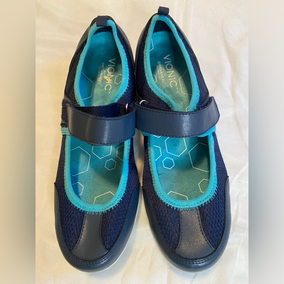 Shoes - Vionic Alley Mary Jane Flats Sz 8.5